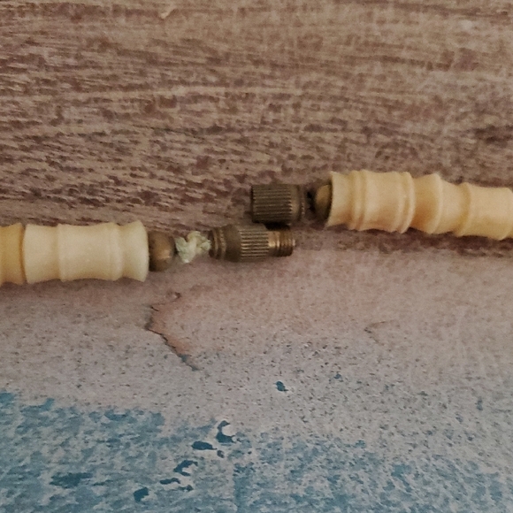 Elegant Vintage Cream and Brown Bone, wood, and brass Beaded Necklace - Picture 4 of 4